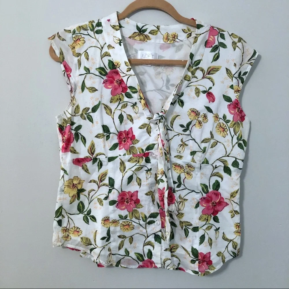 LOFT White Floral Button Up Top Size 8 - Picture 6 of 8